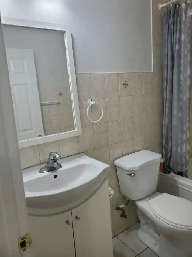 1 Bedroom Basement   1 car park Image# 3