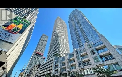 2221 yonge st  1bed   parking Image# 1