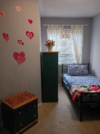 ROOM RENTAL - HURONTARIO / EGLINTON $945 Image# 3