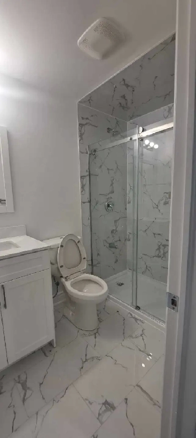 Bedroom for rent in north Oshawa Image# 3