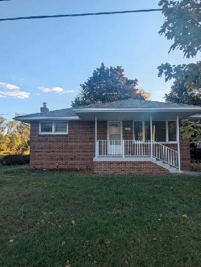 Fully Renovated 2 bed, 1 bath main level home for rent Image# 1