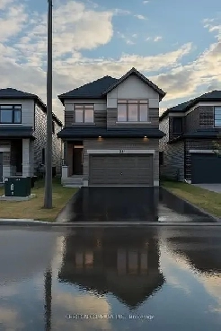 Detached House with Basement Apartment Image# 3