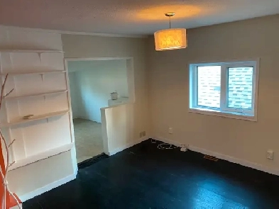 Cozy 2 Bedroom Upper Suite in Duplex Image# 1