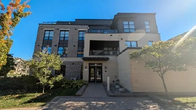 Spacious 2-Bed Den Condo w/Parking Near Marketplace in Barrhaven Image# 1
