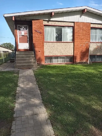 3 Bedroom 1 Bath Main Floor Duplex Image# 1