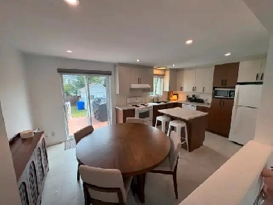 Semi à louer Buckingham Image# 1