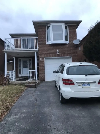 ONE BED ROOM FOR RENT IN 3 BED ROOM HOME