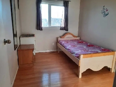 Single Room for rent upstairs in all girl house near Gurdwara Image# 1