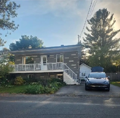 Maison à louer à Terrebonne - 4 chambres, 2 salles de bain Image# 1