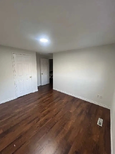 Room for rent near sheridan college Image# 1