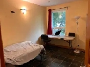 Available Right away 999$ per month room for 6 weeks (til nov1) Image# 1