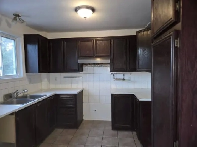 Appartement triplex 5 1/2 longueuil Image# 1