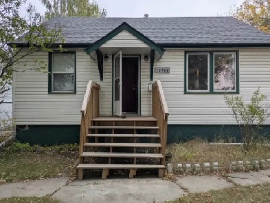 Renting 2 bed 2 bath Bungalow in Elmwood Park $1900 Image# 1