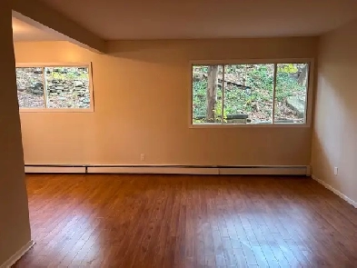 2 Bedroom Townhouse Style Apartment in Dutch Village Image# 1