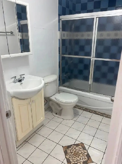 Métro Pie-IX: 3 1/2 avec electros,internet et terrasse Image# 1