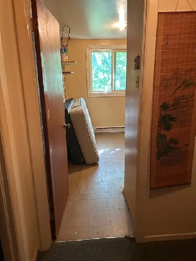 Short-term room rental, east Ottawa Image# 1