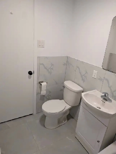 Rosemont, grand 3 1/2 rénové, chauffage inclus Image# 1