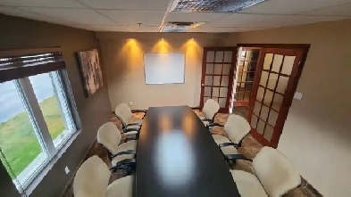 Bureaux à louer à Saint-Jérôme - Grand stationnement Image# 4