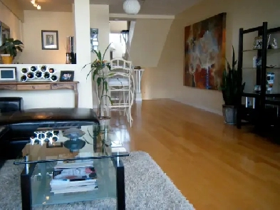 Vancouver Waterfront 2BR/1.5BA   Den with Stunning Views Image# 1