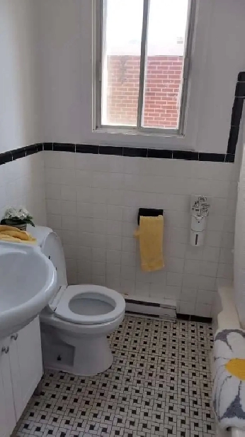 cession de bail- Beau 3 et demi ensoleillé Image# 1