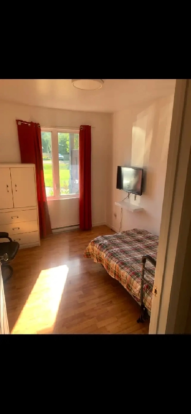Chambre à louer à semaine ou au mois Image# 8