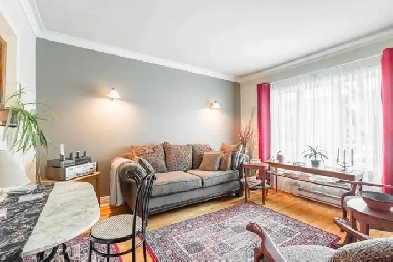 Superbe 2 cac TOUT MEUBLÉ et Terrasse! Image# 1