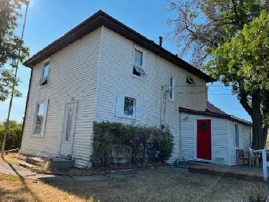 House for Sale in Tompkins SK just off the TransCanada HW Image# 7