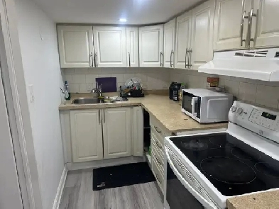 private room for rent near steeles & chinguousy Image# 1