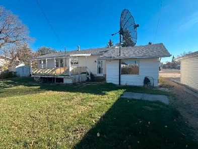 Investment Property in Hanna Alberta! Image# 5