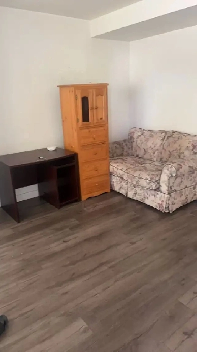 Room with private washroom for rent in Lakeview Heights west kel Image# 3