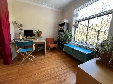 Colocation - chambre double face au Parc Laurier - Tout inclus Image# 1