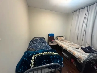 Sharing room for rent Image# 1