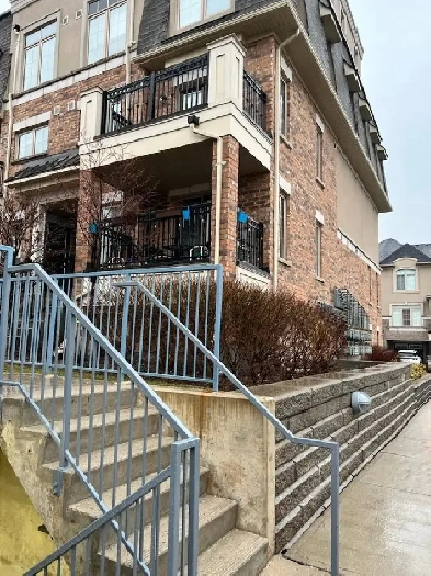 OAKVILLE TOWNHOUSE FOR RENT Image# 1