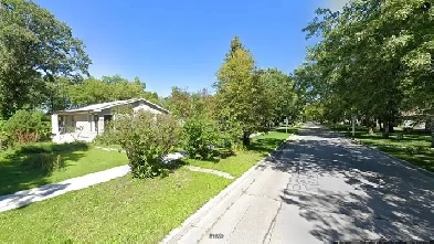House for sale in Fort Richmond,Winnipeg.R3T3A8 Image# 1