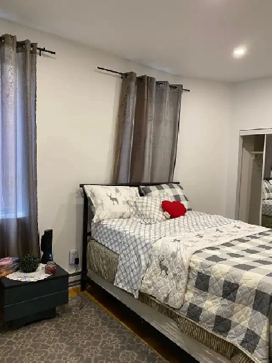 Beautiful Condo 4 1/2 in Prime Location Image# 1