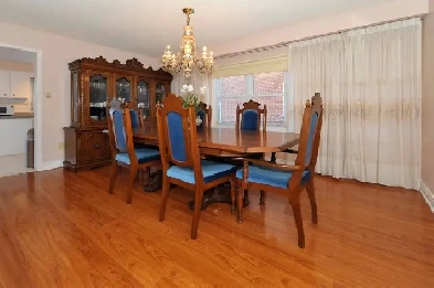 Large Bedroom on 2nd Floor for Rent, Markham, 16th/McCowan Image# 1