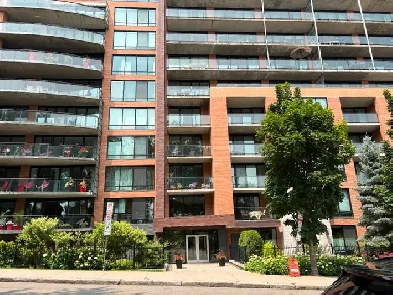 CONDO MEUBLÉ ET AVEC STATIONNEMENT AU VIEUX QUÉBEC –MONTCALM Image# 1