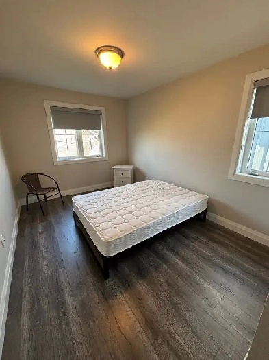 Blue Mountain -Private Room for Rent Image# 7