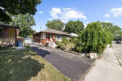 Entire Home for Rent – 4 Bedroom, 2 Bath Bungalow in Hamilton W Image# 1