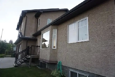 Duplex suite available in West Edmonton Image# 1