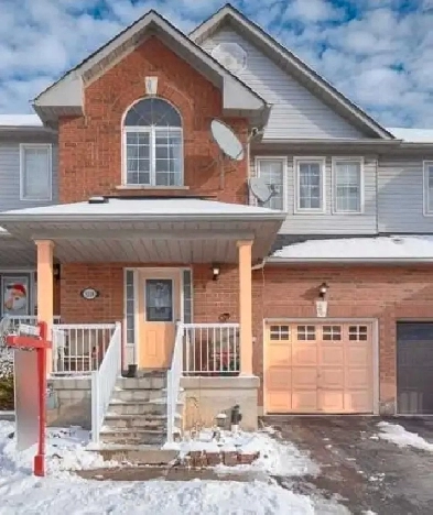 3 Bedroom 2.5 washroom finished Bsmnt. townhome Image# 1