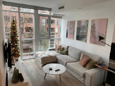 Almost New 1 Bedroom Luxury Condo at Yorkville: Davenport & Bay Image# 1