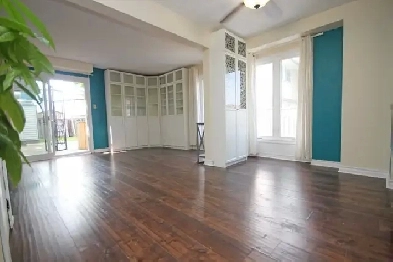 Whole House 3 Bedroom 2 Baths in Brampton near Bramalea City Ctr Image# 1