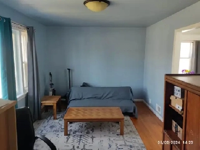 2 Bedroom Main floor of house near Belgravia LRT, UofA, Hospital Image# 1