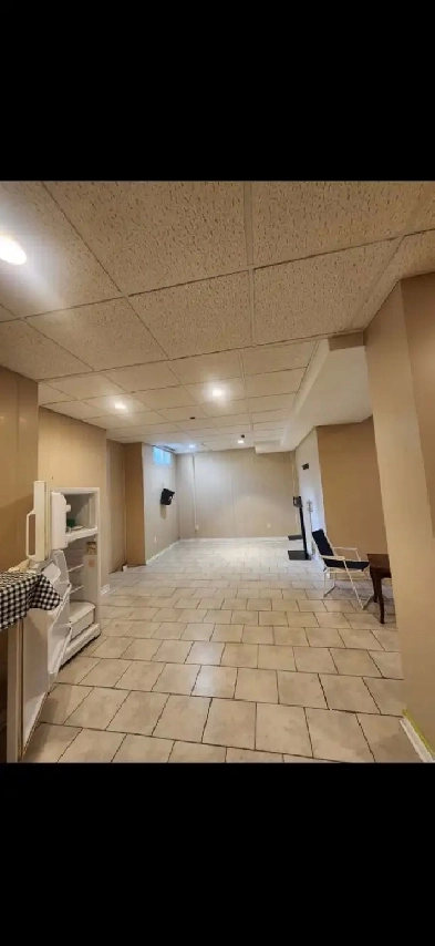 Airport and Bovaird 2 bed 2 parking Image# 1