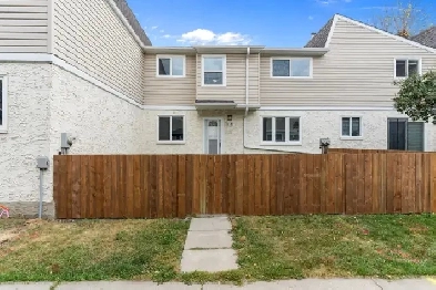 Cozy in Clareview! 3 bedrooms/1.5 bath, ugraded, move in ready! Image# 5