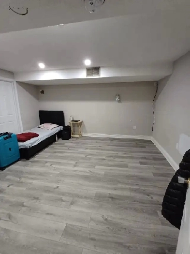 Accommodation available for a girl Image# 1