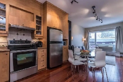 Metro Berri-Quam Lux. Condo. Full Furnished. Move in condition. Image# 1