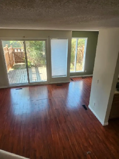 Charming Townhouse for Rent Image# 1