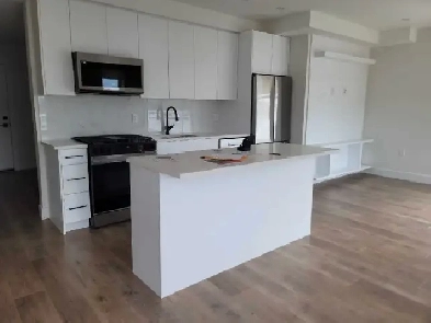 For Rent - 1 Bedroom Condo in Surrey Image# 1